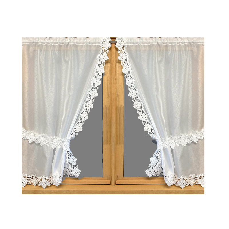 trimmed curtains reine